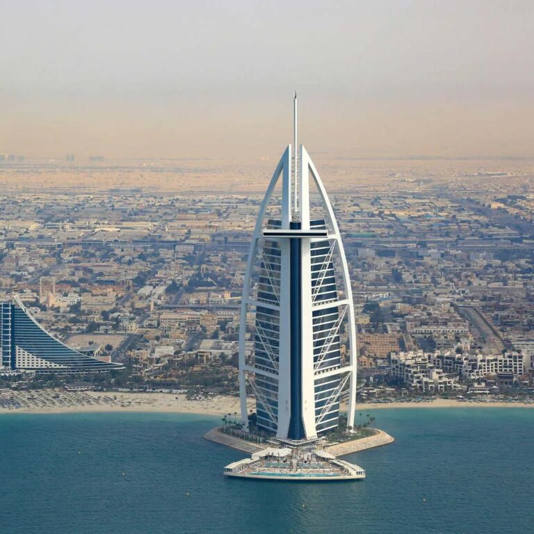 Dubai Luxury Couple Vacation – Burj Khalifa & Marina Cruise
